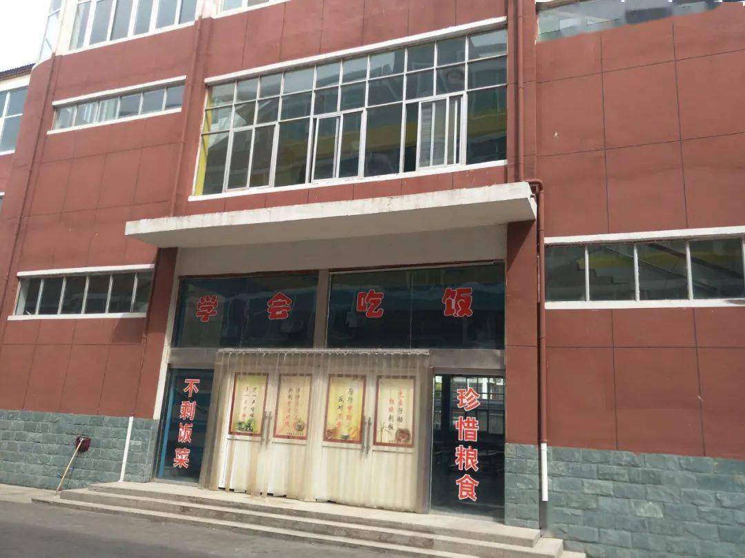 泗县建好农村义务教育学校食堂促进学生健康成长