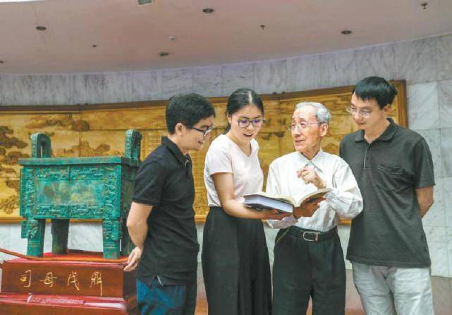 雷达|“自行车院士”毛二可的雷达人生