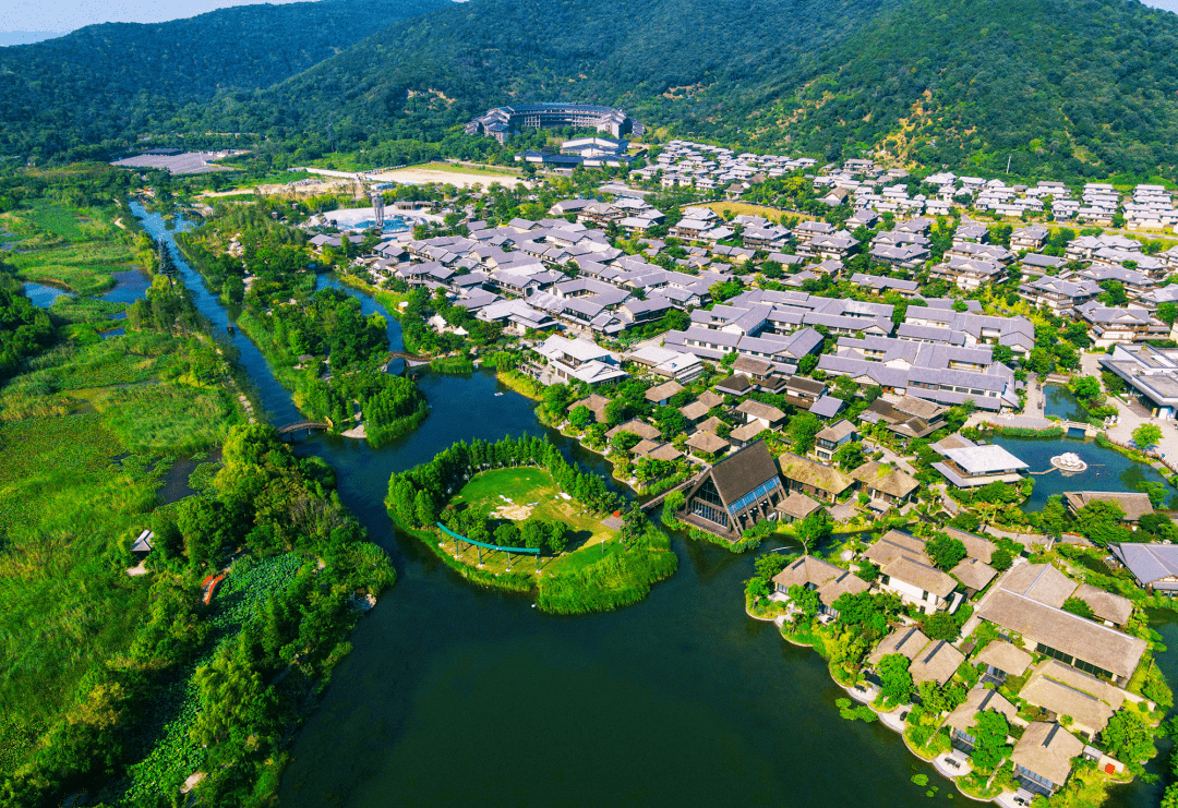 拈花灣地處江南魚米之鄉,秀美太湖河畔, 好山好水產一味珍饈.