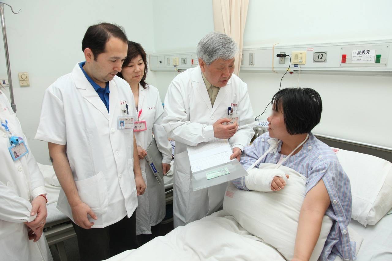 复旦大学附属华山医院 提供顾玉东教授是我国著名手外科,显微外科专家
