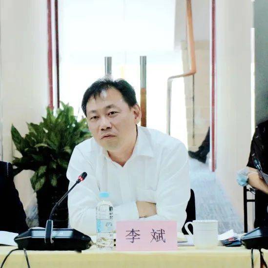 华漕镇和南虹桥公司再商共推虹桥主城前湾地区高质量发展