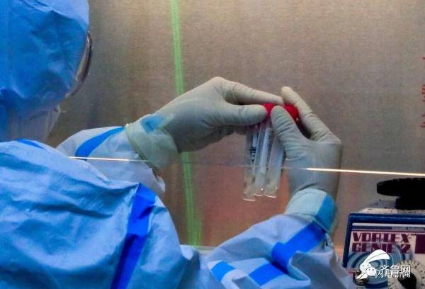 争分夺秒|为病例诊断“一锤定音”，为疫情防控“争分夺秒” 这就是新冠病毒检测员的日常工作