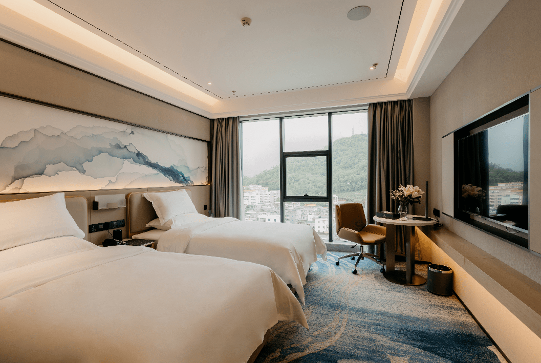 全智能酒店里赏湖光山色,不一样的恩平,了解一下?_金谷