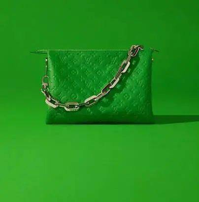 科技|2021年度最火的科技绿色，谁穿谁高级