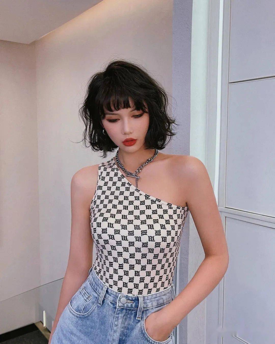 2021流行港风短发烫够美吗