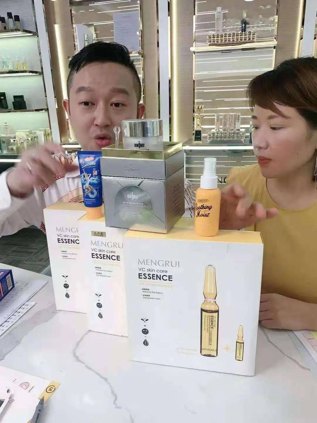 树洞|最后48小时：黑白绷带，买一送一