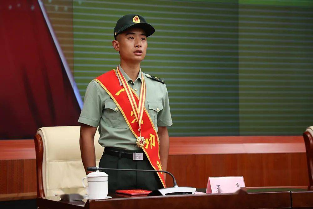 江西一等功臣王亮提干