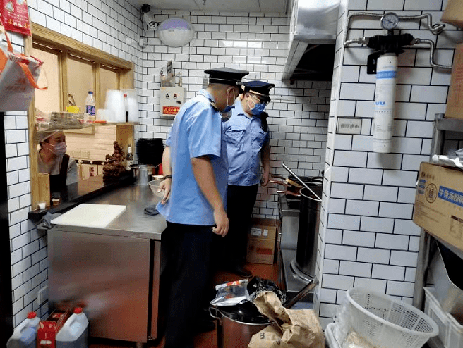 天气|今起油价下调！浦东机场5例本土确诊溯源结果公布！儿童体检不得再做此项目！秋老虎要来了？