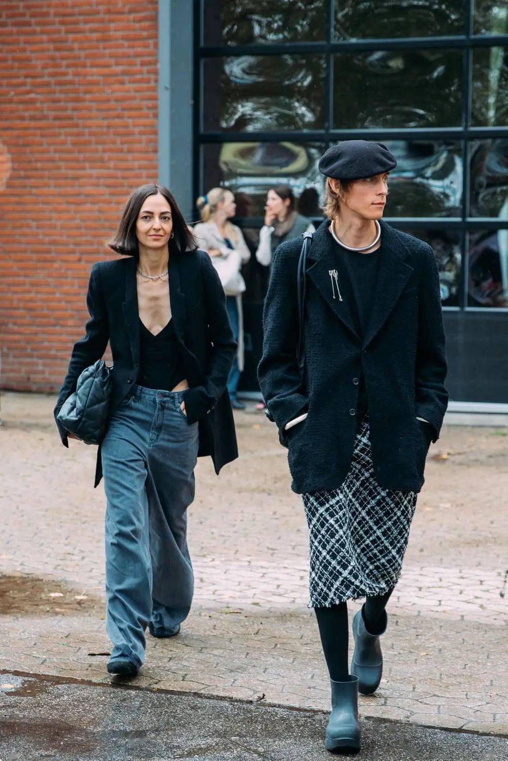 什么|换季穿什么？进来抄年轻人的答案