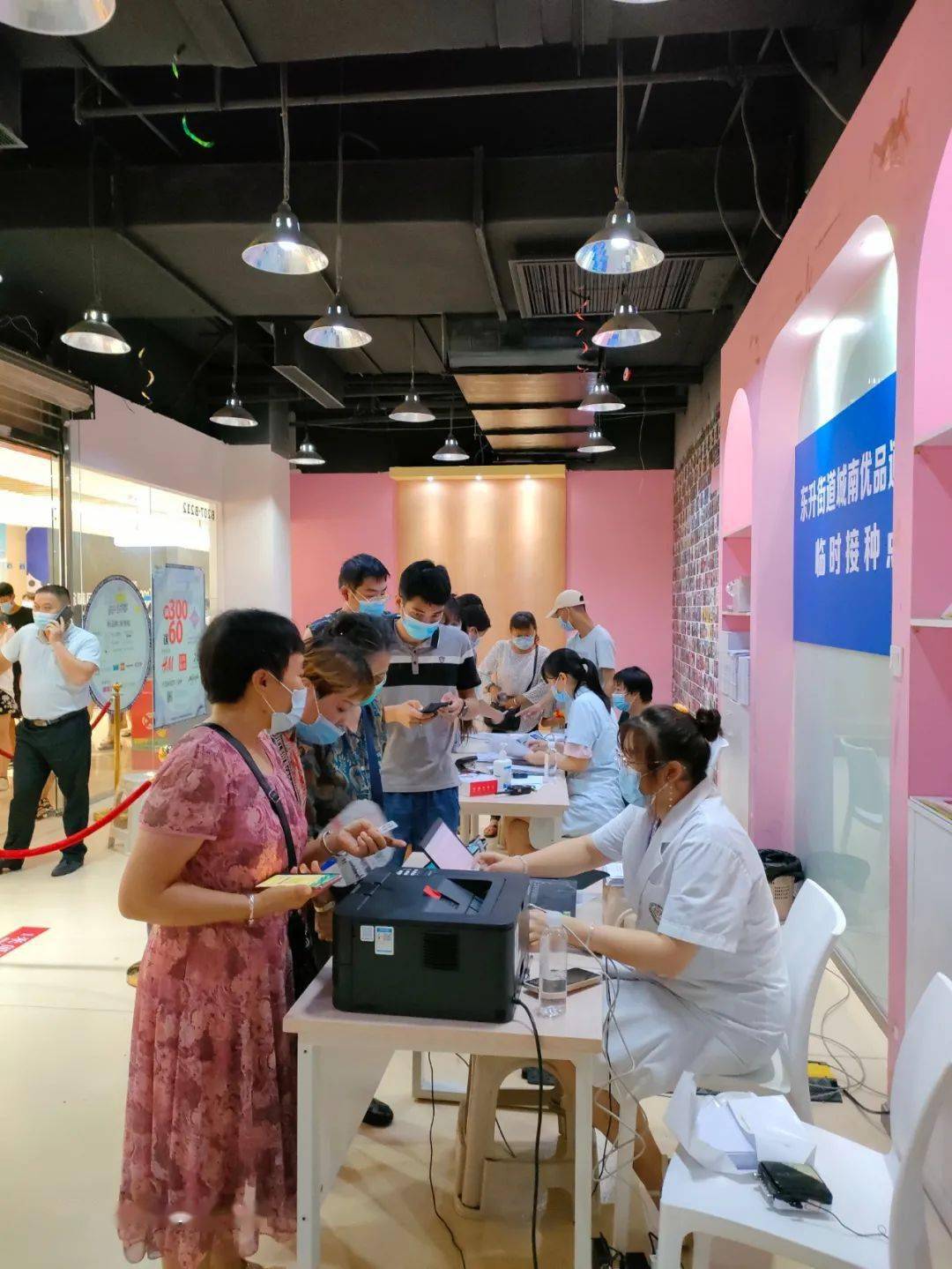 00-17:00(晚上)18:00-21:00临时接种点位③西航港街道湖夹滩临时接种
