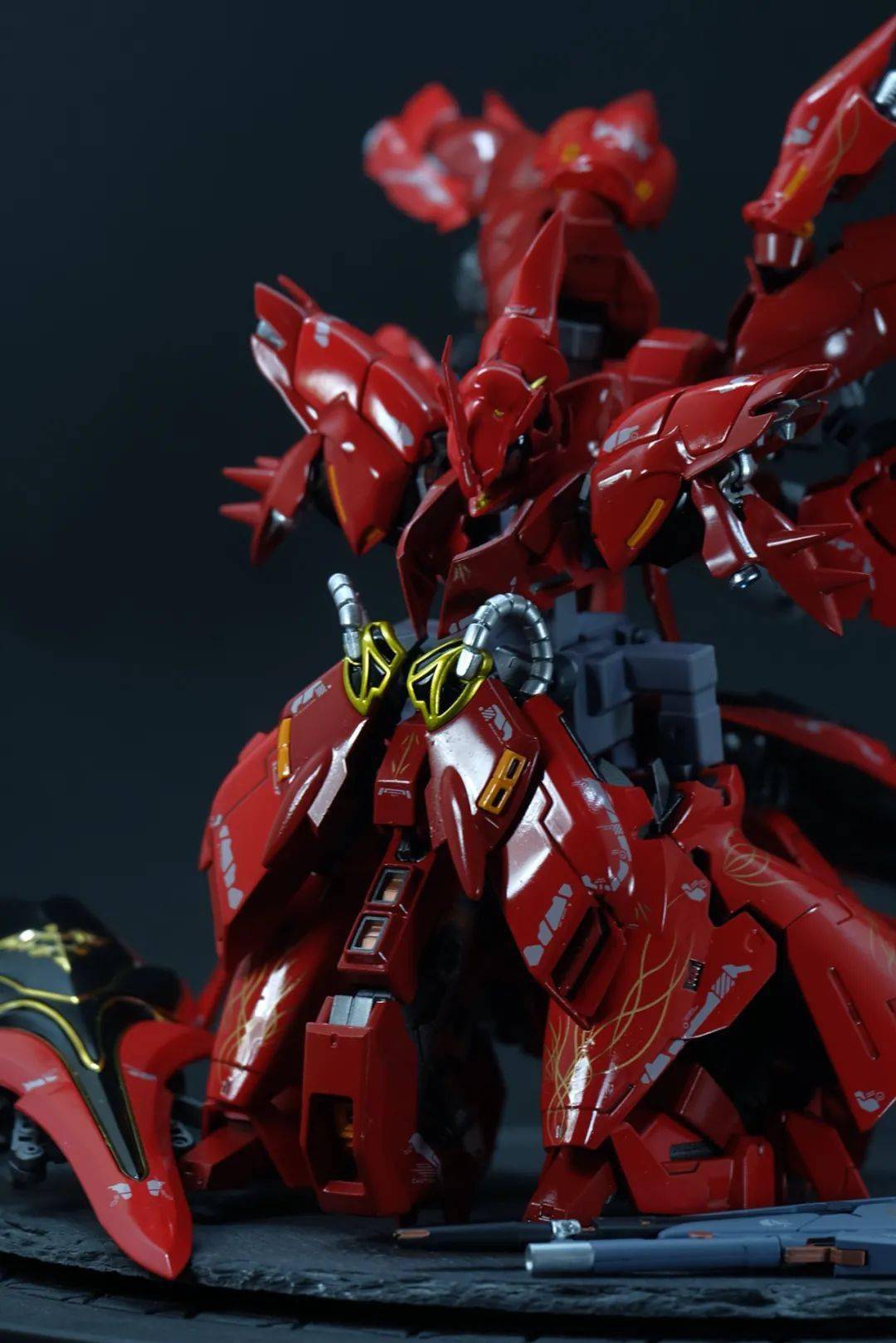 这组合有意思亚尔斯核心高达仿夜莺装甲