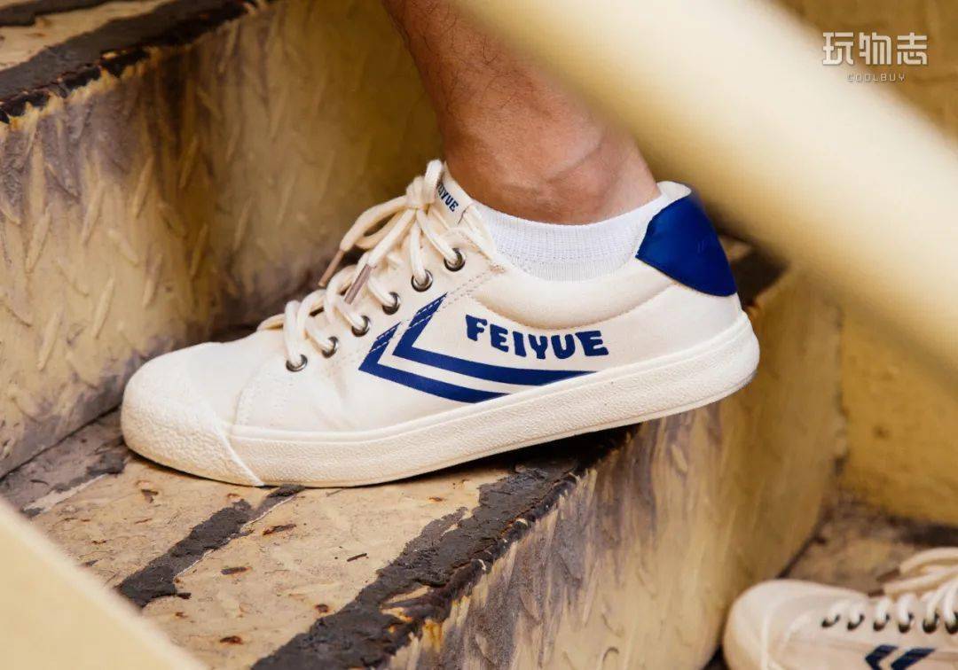 国货|这双不到 100 元的国货小白鞋,到底能有多百搭?