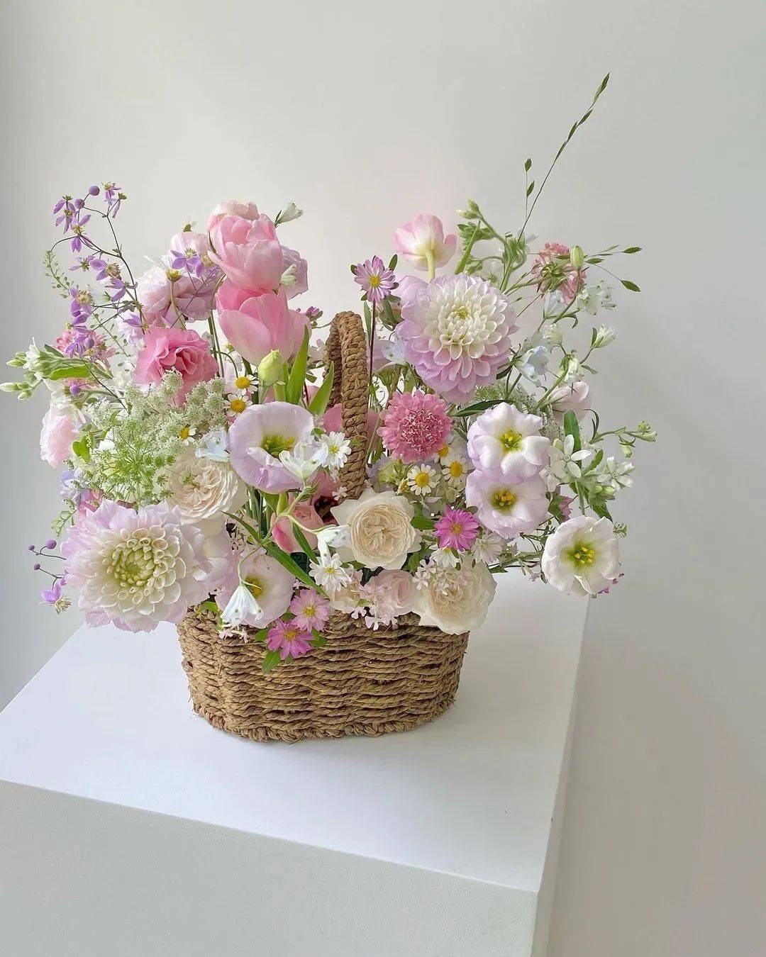 教师节花礼素材—韩式商业小花篮,给老师送上一篮子鲜花吧.