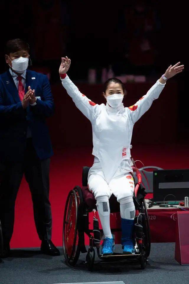 东京残奥会轮椅击剑第二赛日祝贺中国队再入一金一银二铜谭淑梅获个人