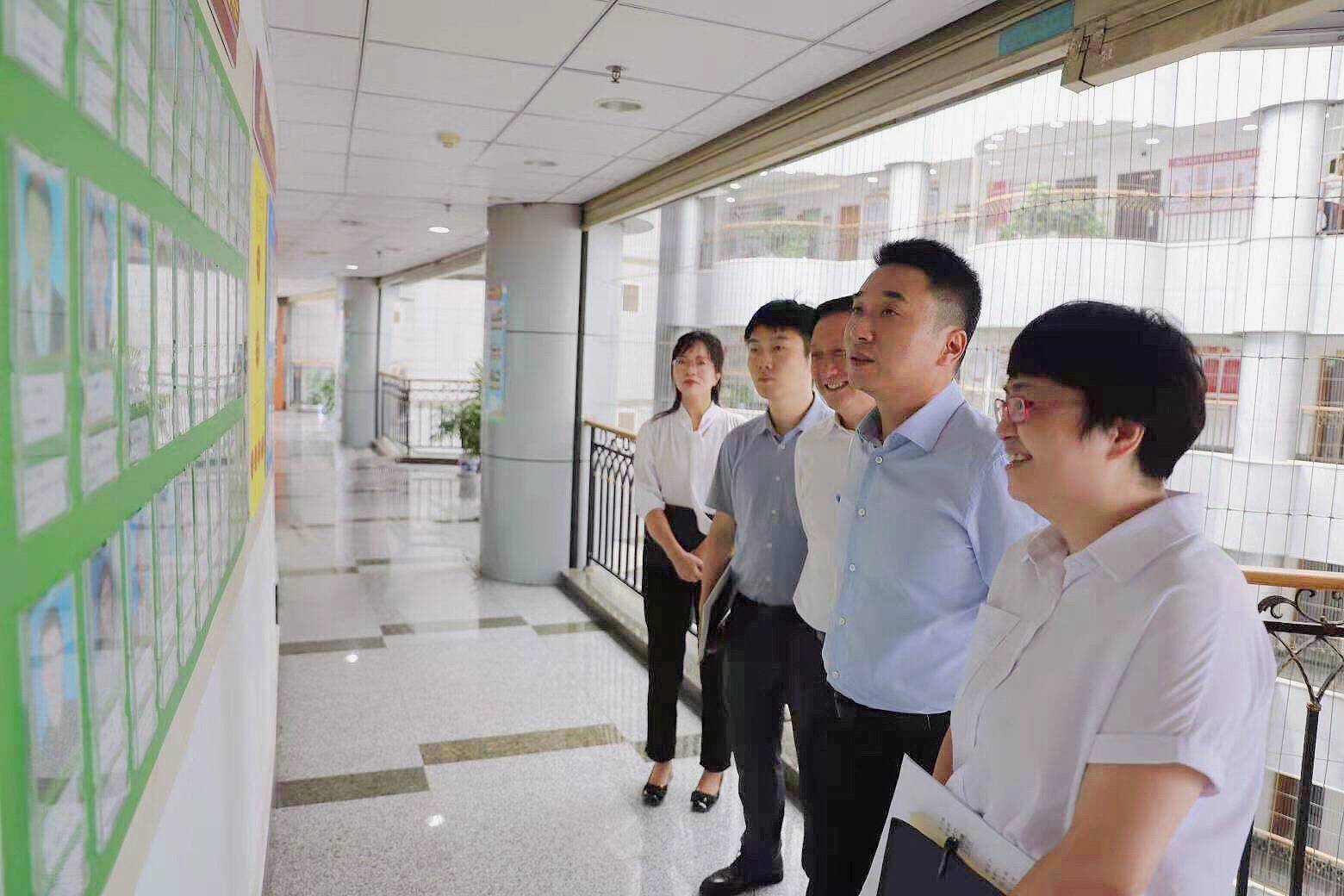 朱刚到区委组织部调研