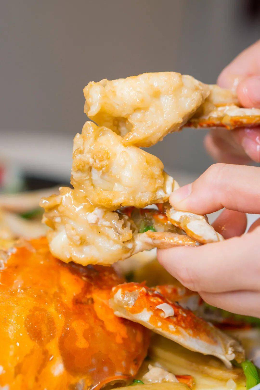 37折开整当季梭子蟹米其林大厨坐镇月河边宝藏餐厅地道港味轮番轰炸