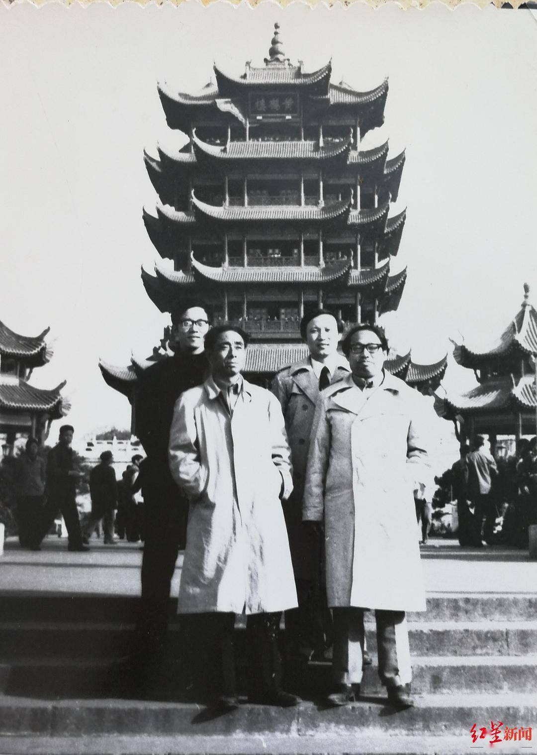 苏学|苏学泰斗邱俊鹏逝世 享年92岁 周裕锴悼念：传薪续火，滋兰树蕙