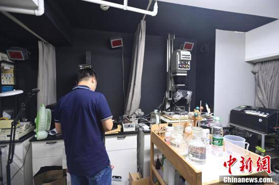 近日成为|成都一摄影工作室成为网红打卡地