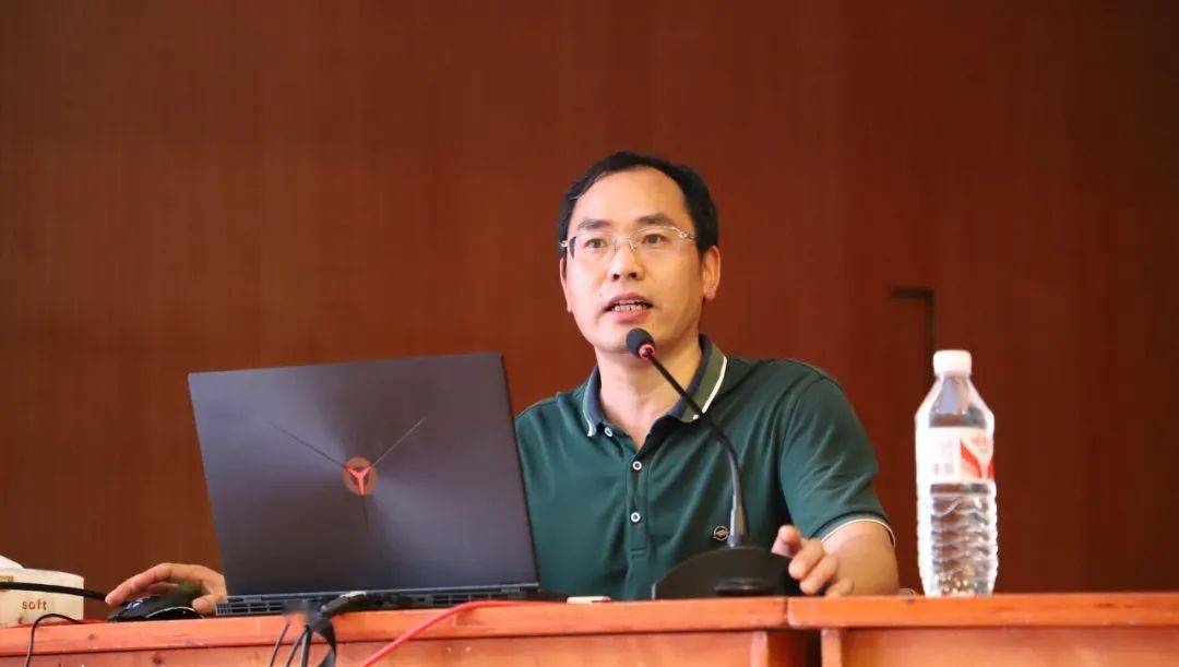 文武兼备助力成长丽水中学开展2021级新生国防教育系列讲座