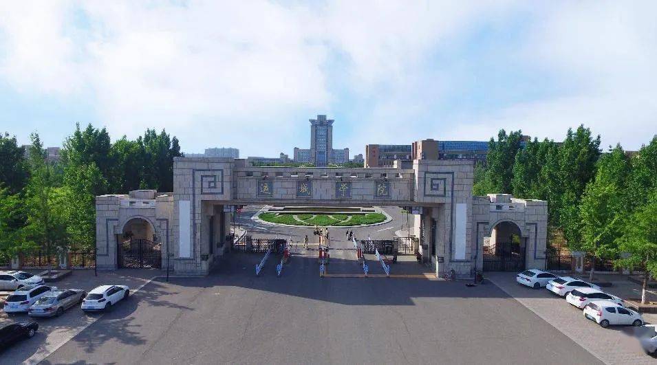 运城学院 南门舜帝陵片区在2011年运城学院搬去之后,经历了几年"