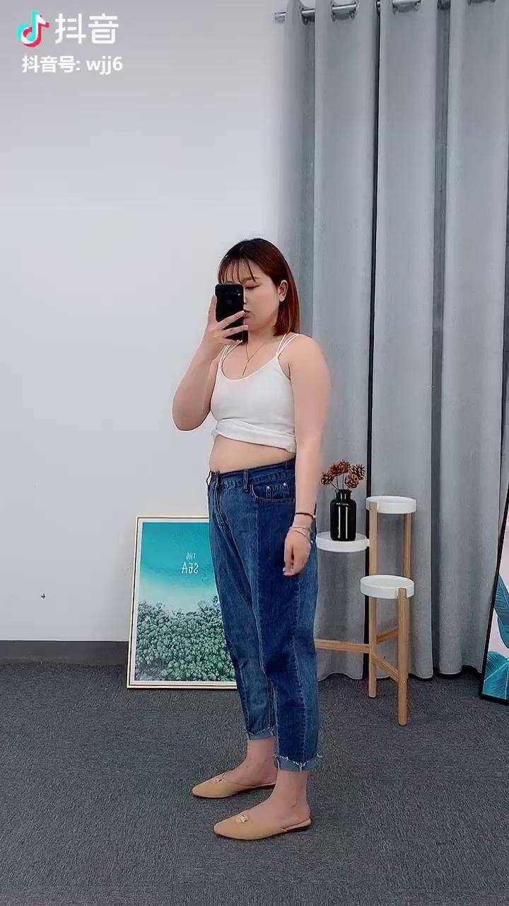 穿搭身高162体重148天使的脸蛋和魔鬼的身材你们会选择哪个