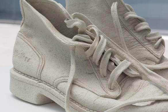 眼睛|店里出现「疑似穿过的内衣」：怀疑眼睛的小型陶艺展