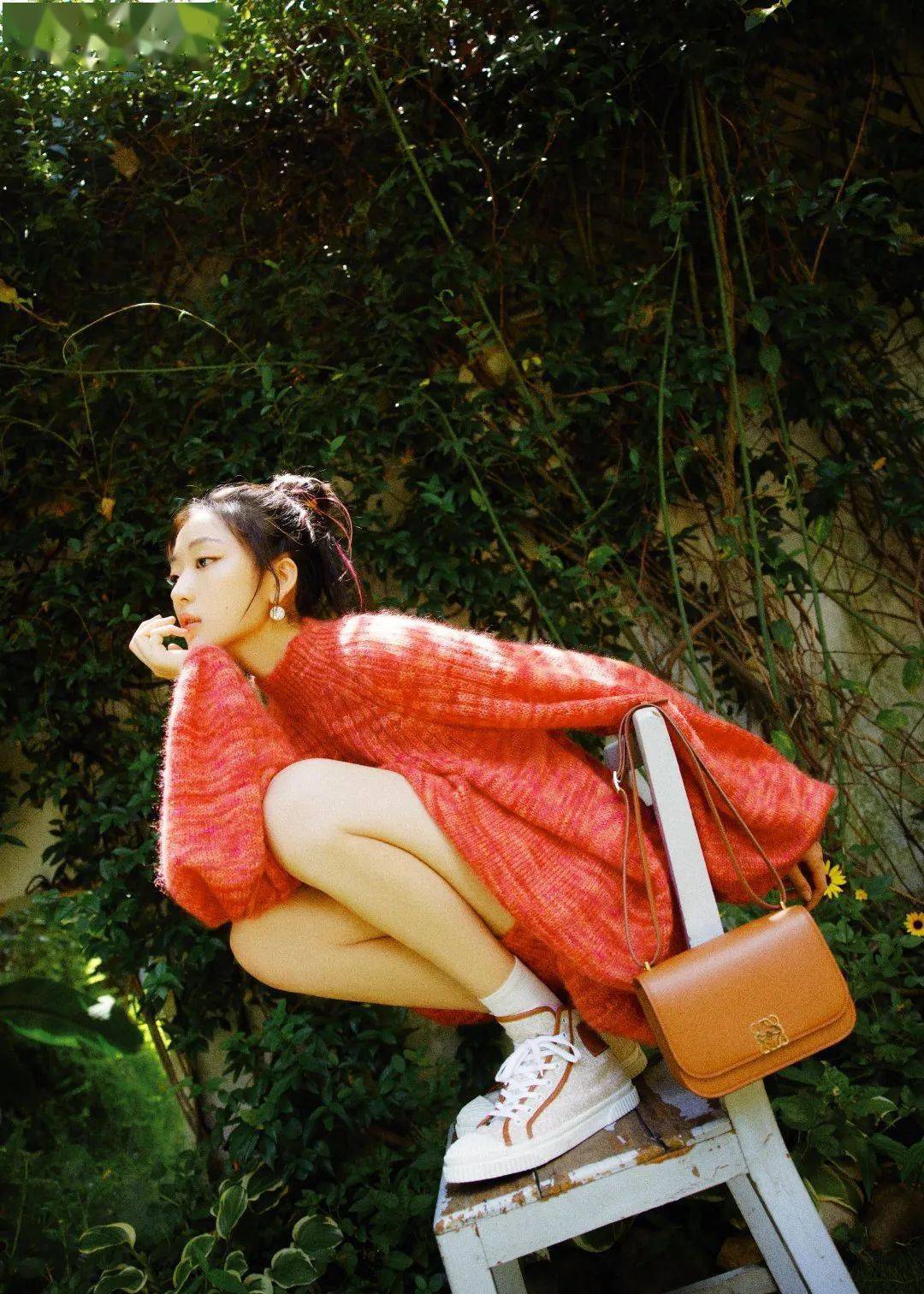 棕色|秋天背什么包?跟着这些明星抄作业就成!