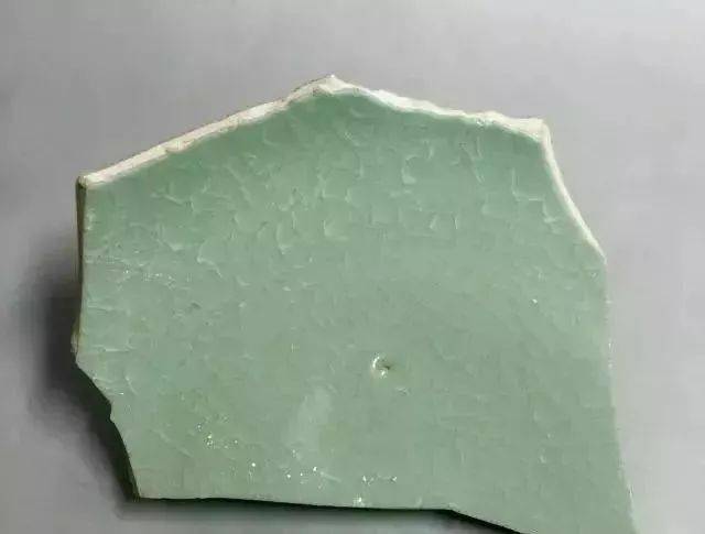 研究者称文庙窑和张公巷窑类汝窑标本,属于河南汝窑青瓷窑系.