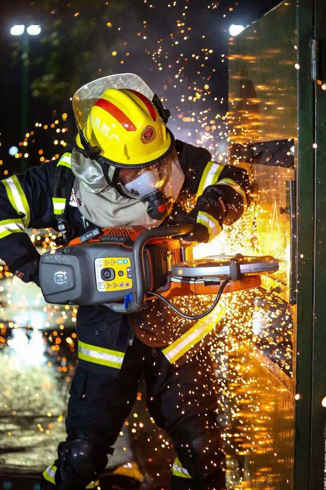 最美消防人蓝急救先锋陈常有