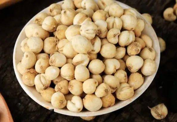 "秋老虎"天气,煲碗清热润肺的海底椰川贝排骨汤吧!