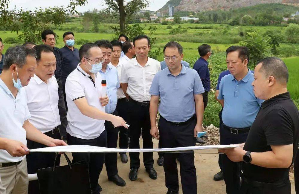 京山市评审高铁站房设计方案及站区规划编制