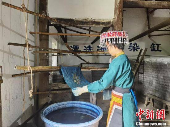 涂伊莎|四川古蔺川南苗族蜡染创作：让传统手艺大放异彩