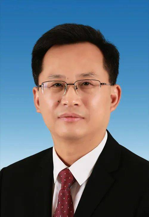 汉族,1973年10月生,在职研究生,工学博士,中共党员,现任遂宁市委常委