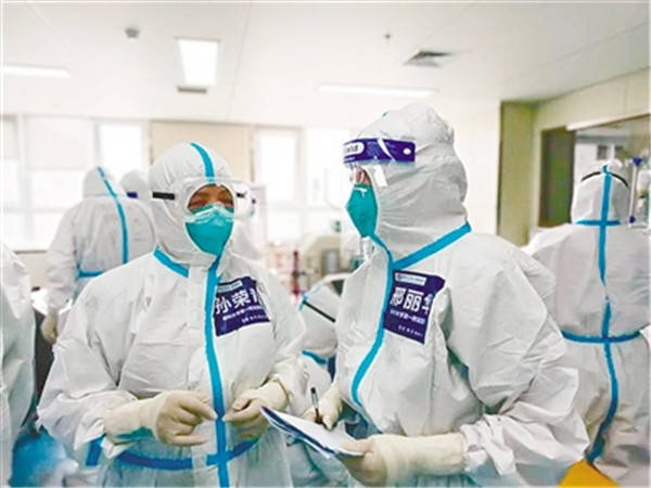 医疗|专家团队夜以继日 隔离病房生死竞速 本轮疫情重症危重症患者清零