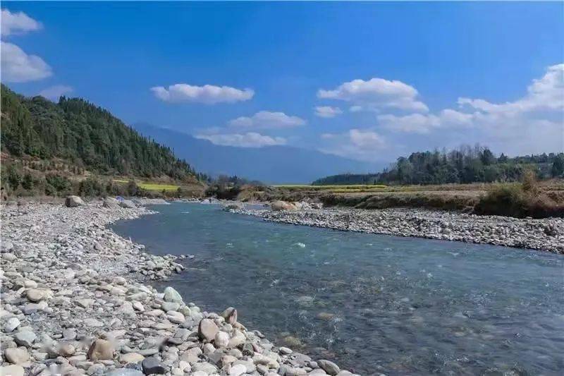 流淌过腾冲春夏秋冬的龙川江山水田园风光令人目不暇接