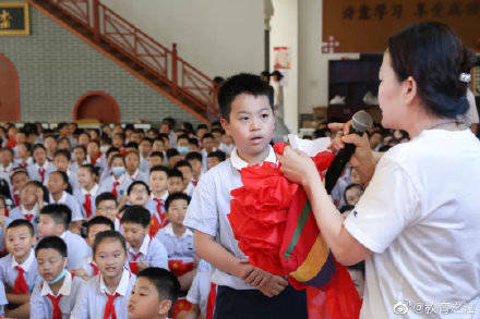 疫情|开学第一课！浙江中小学迎新就是不同凡响！