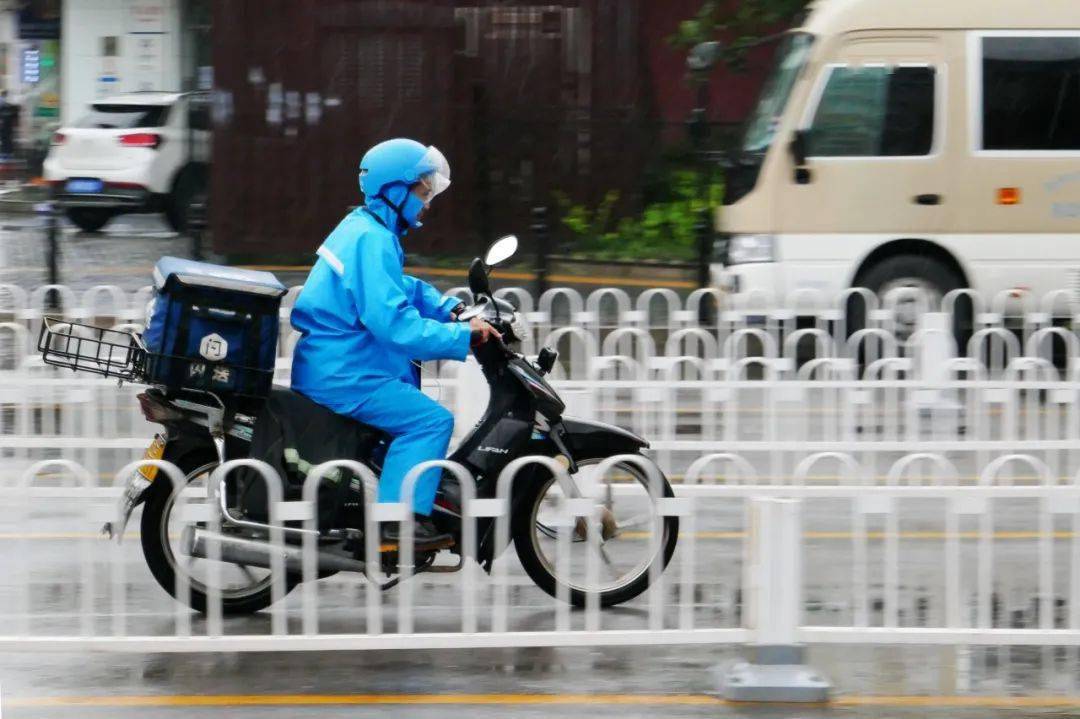 外卖送餐员,快递员……你的权益有这些保障!