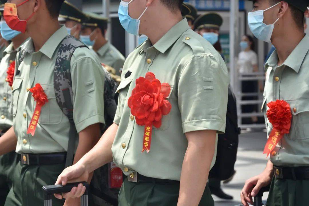 又是一年退伍季，眉山老兵们，我们接你回家！