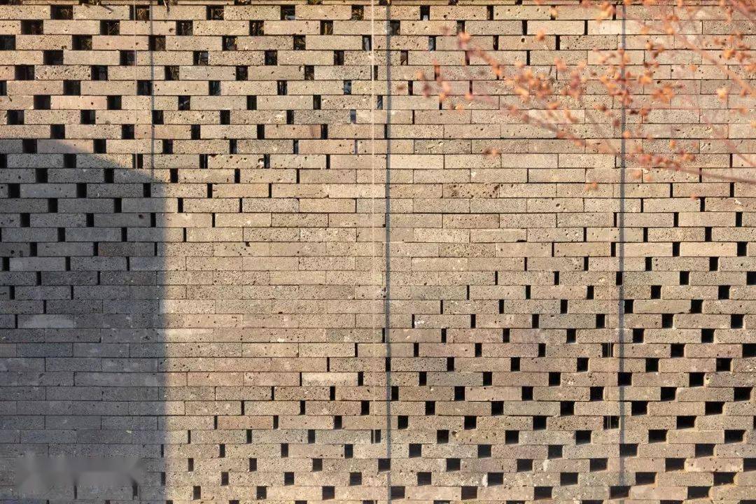 北京复地中心售楼处/栖地设计砖墙:墙柱间距3