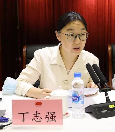 丁志强同志宣读任免通知吴瑞虎同志在发言中表示,完全拥护,坚决服从