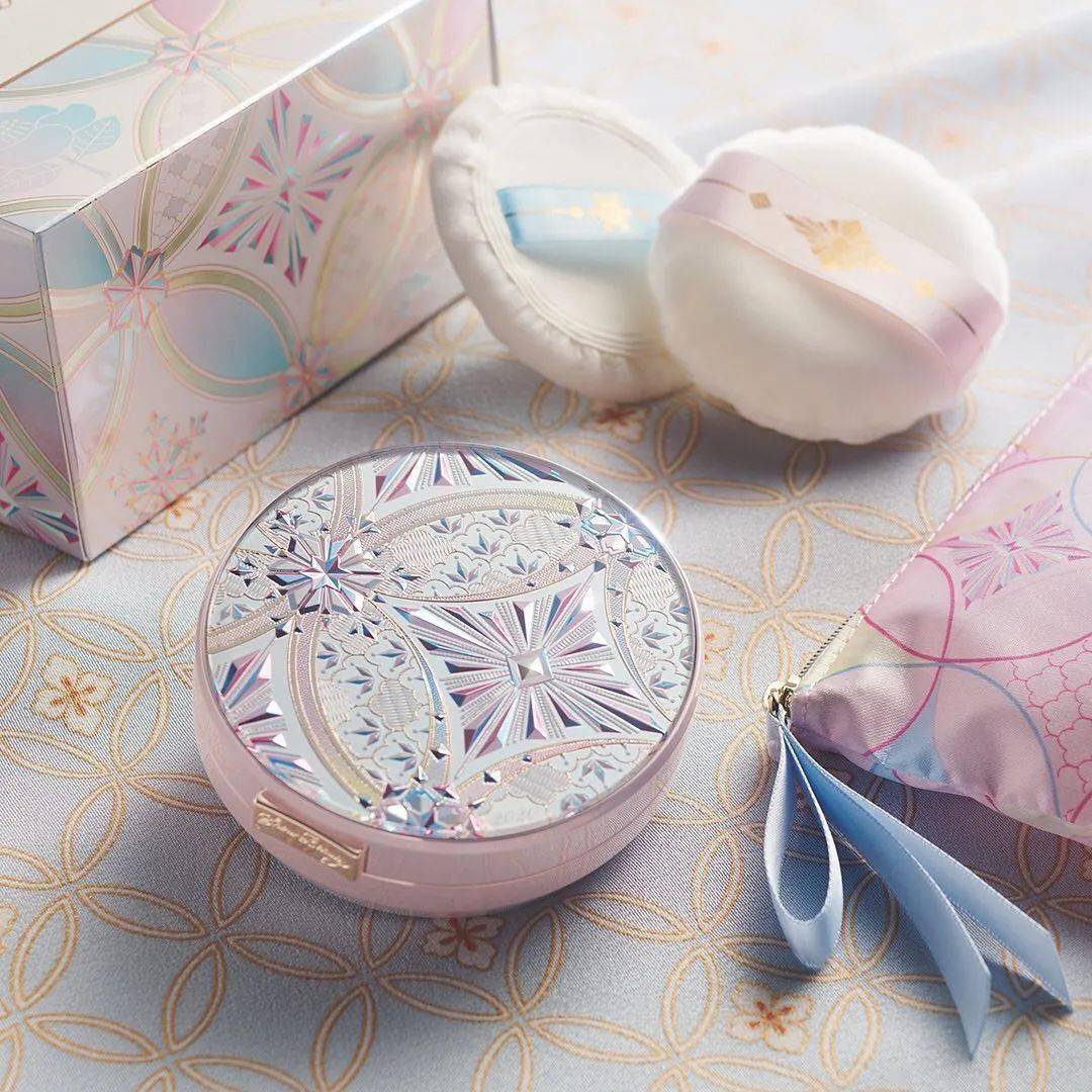Beauty|历年资生堂雪花蜜粉饼，原来雪花可以这么美！