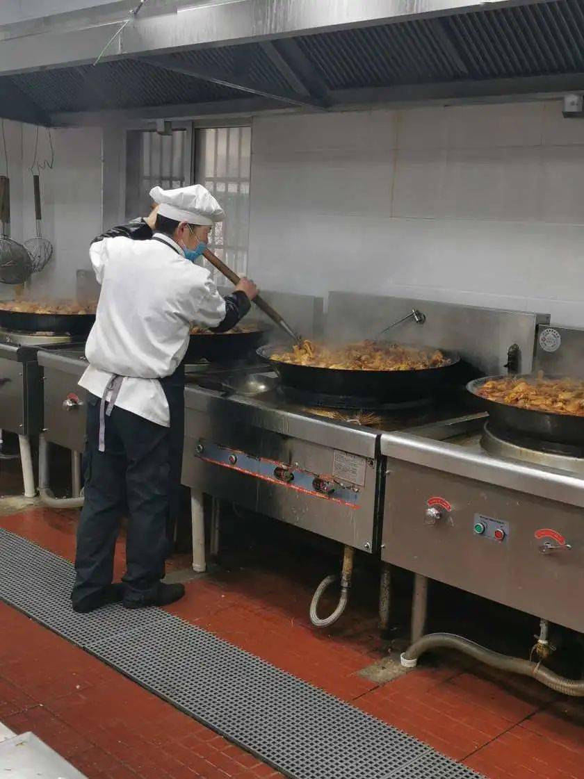 柯城教育故事③|| 兰师傅和他的"菜谱"_食堂