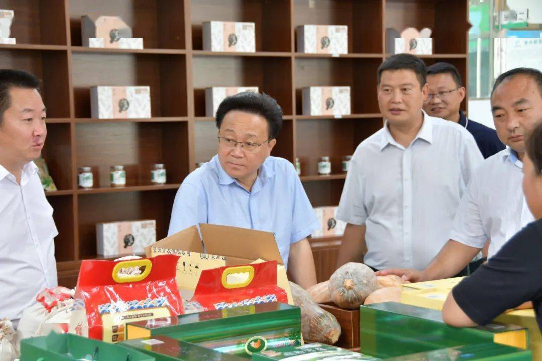 杨桦到猫场镇马场镇调研巩固脱贫攻坚成果同乡村振兴有效衔接工作