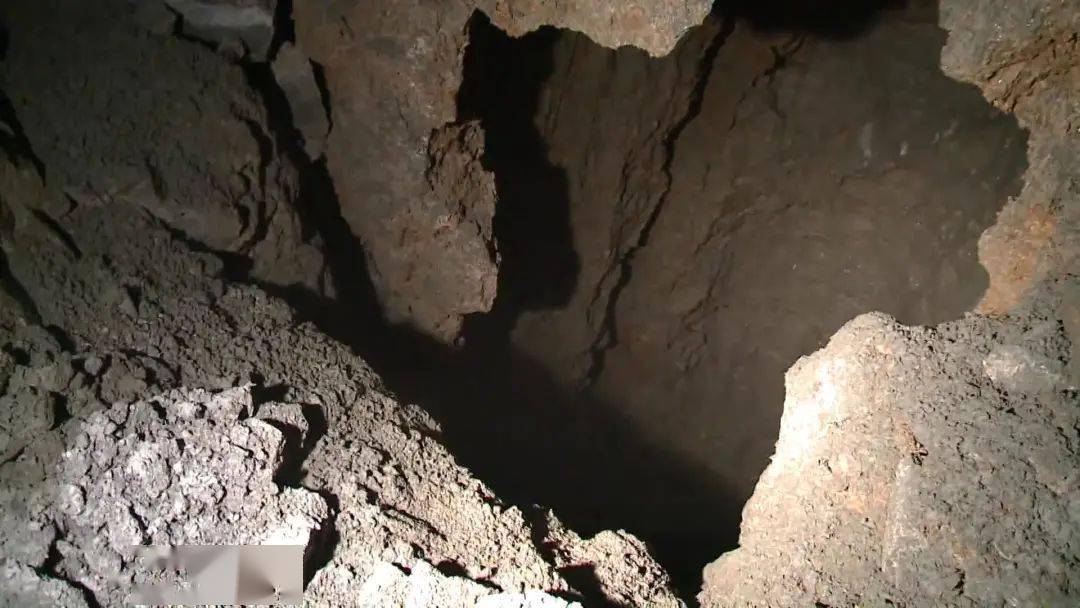 3个大溶洞及不少小溶洞