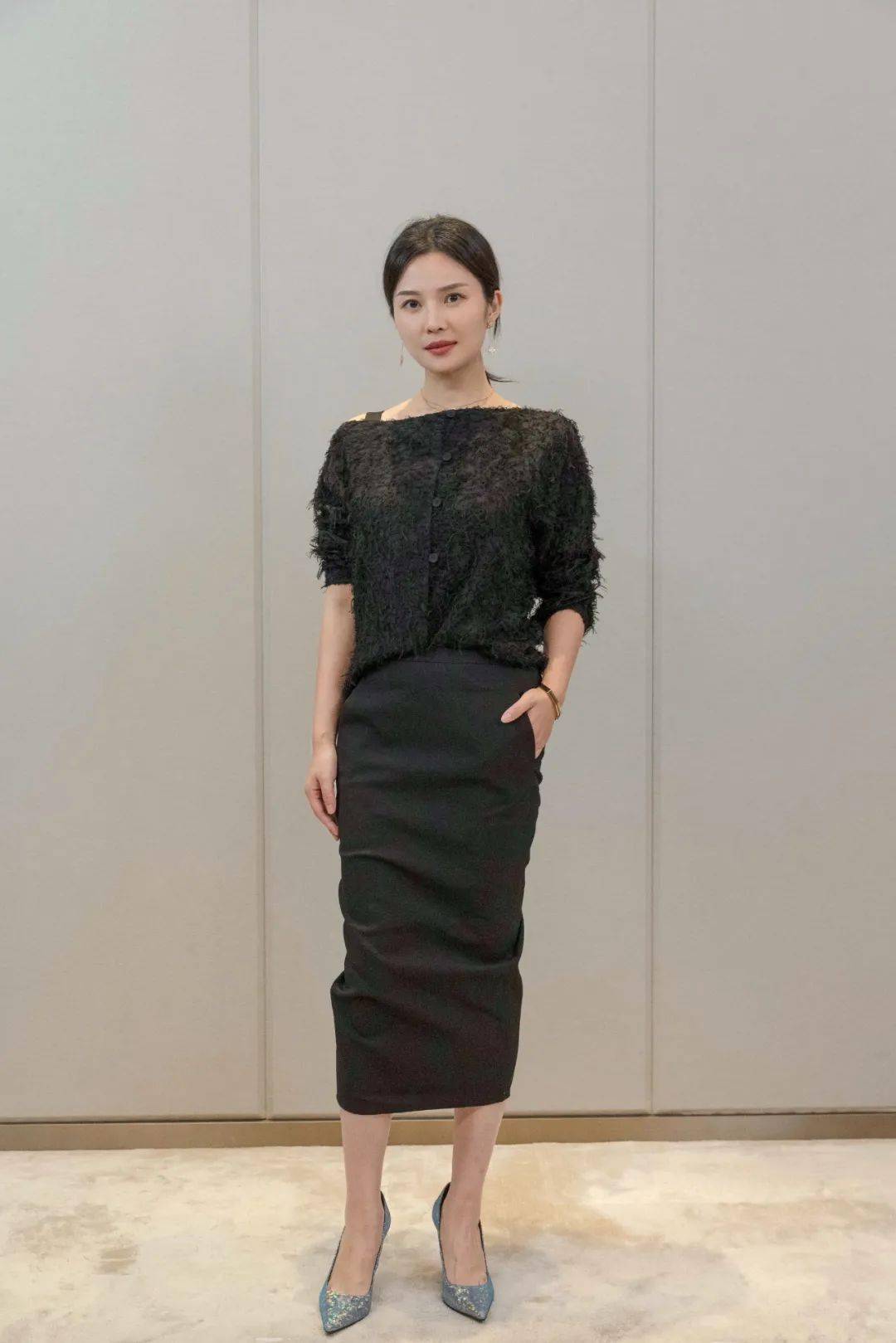 职场|精英女性衣橱｜入秋 如何将半裙穿出风格？