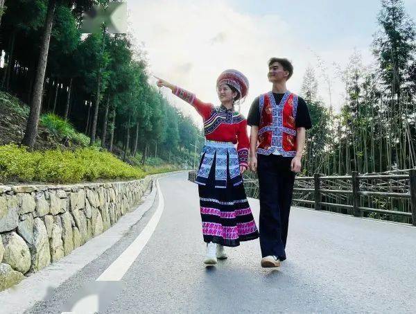 仙峰苗族乡当家乡成了诗与远方振兴的故事就留在了峰上