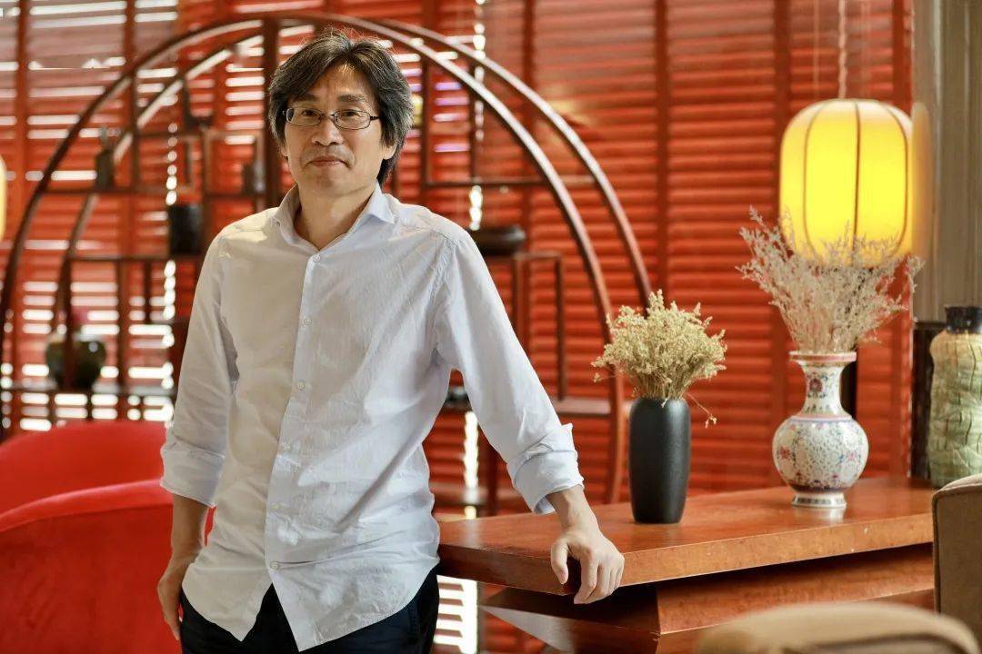 人物树才接受诗人在现代生活中朴素的命运