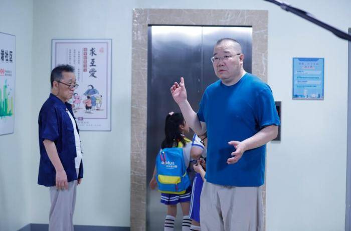 现实|英达：情景喜剧应关注现实 只为逗乐没多大意义