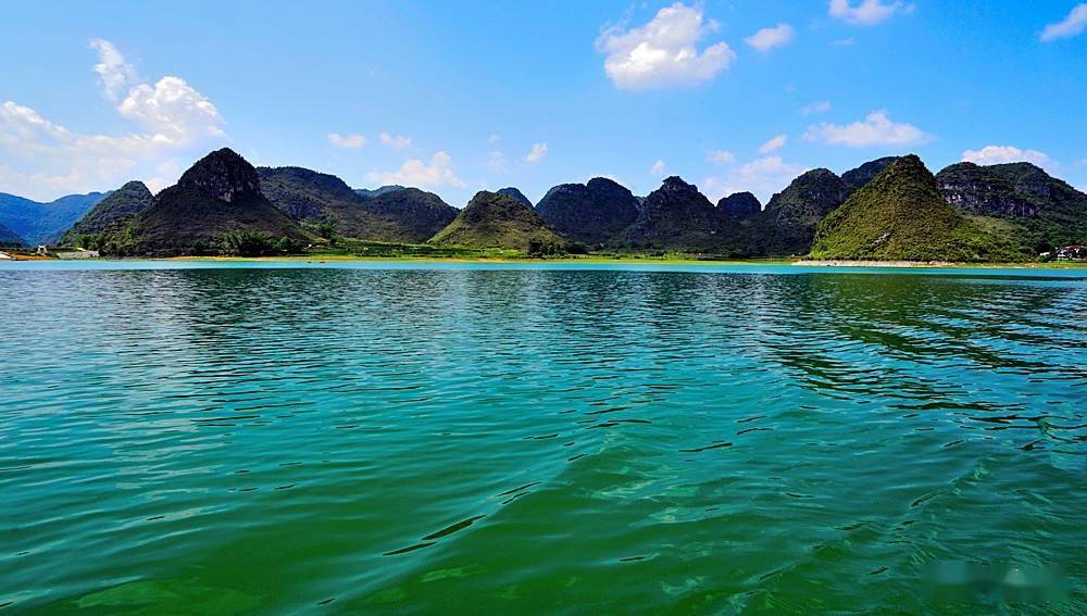 山环水绕景色迷人的渠洋湖