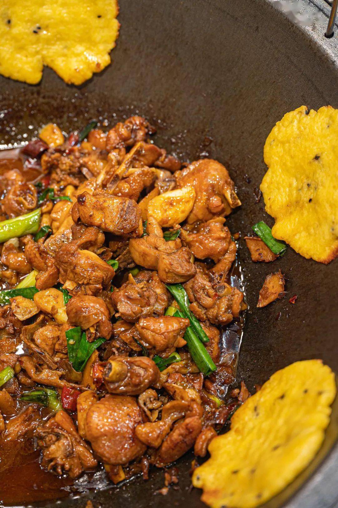 一城两店杭城地锅鸡top1空降嘉兴人均69吃鸡去